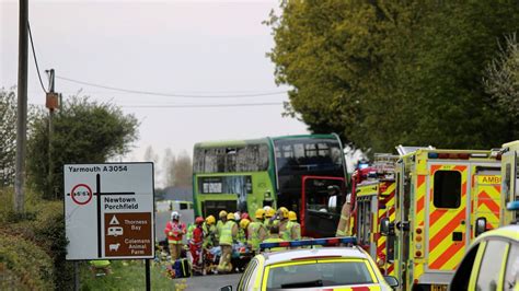 iow news car crash